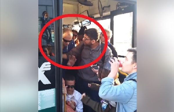 ישראל 2017: נהג אוטובוס מסרב לעלות אדם עם תסמונת דאון ודוחף אותו באלימות החוצה