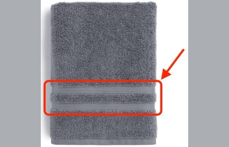 מכירים את הפסים המסתוריים שיש על מגבות? ובכן, זאת הסיבה האמיתית שהם שם!