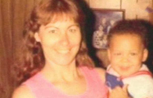 אמא אימצה תינוק שאף אחד לא רצה – 28 שנים אחר כך האמת הקשה התגלתה