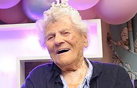 האישה המבוגרת בעולם חגגה עכשיו 117 – וכששאלו אותה מה הסוד לחיים ארוכים, התשובה שלה הפתיעה את כולם