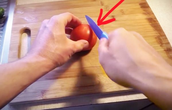 הסכין שלו לא הייתה חדה מספיק כדי לחתוך עגבנייה. מה שהוא עשה אחר כך זה פשוט גאוני